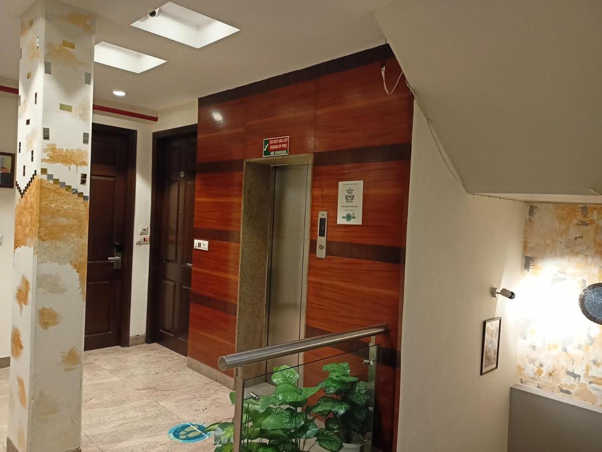 Cosy Grand, Chanakyapuri By The Cosy Hotels Нью-Дели Экстерьер фото