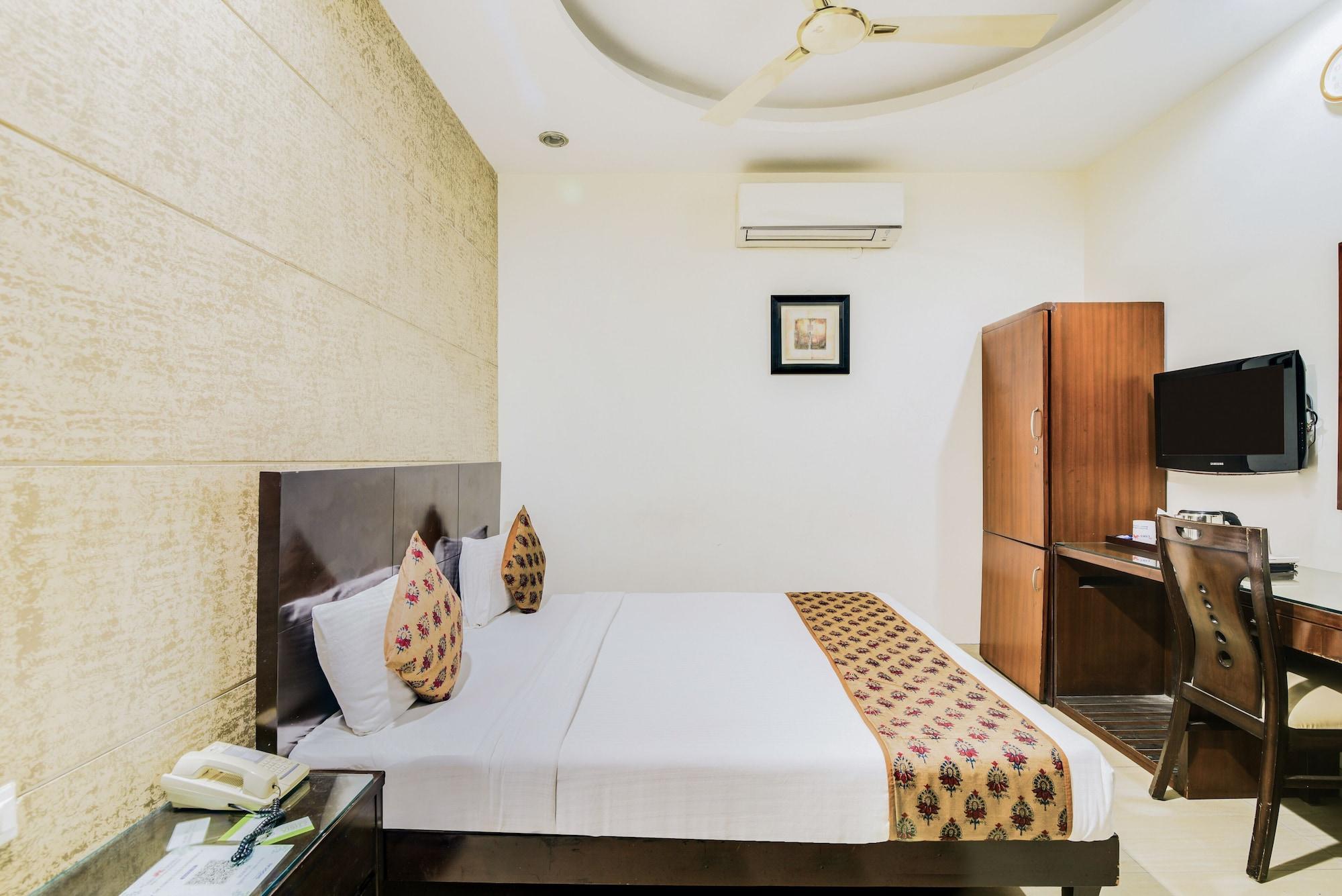 Cosy Grand, Chanakyapuri By The Cosy Hotels Нью-Дели Экстерьер фото
