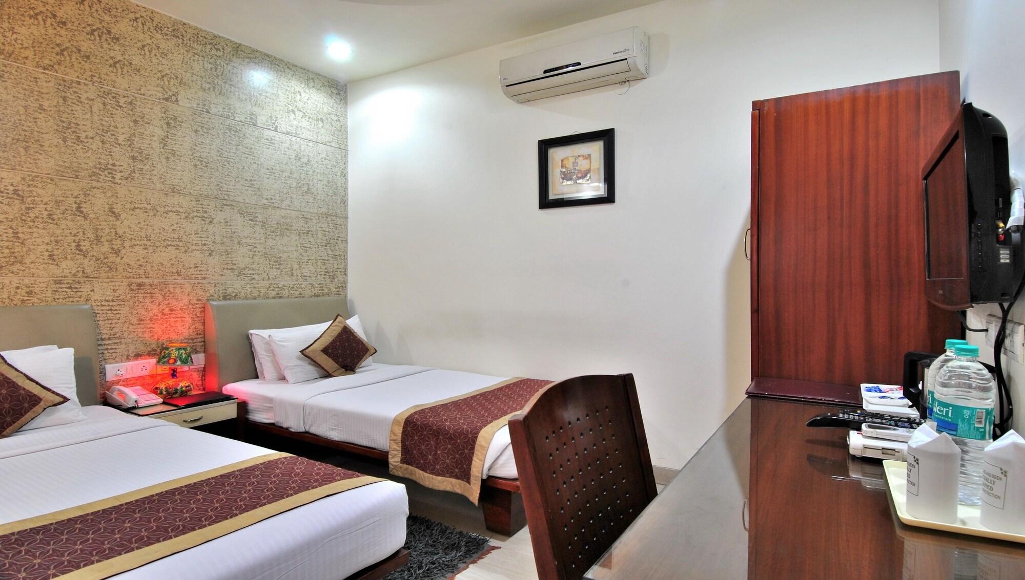 Cosy Grand, Chanakyapuri By The Cosy Hotels Нью-Дели Экстерьер фото