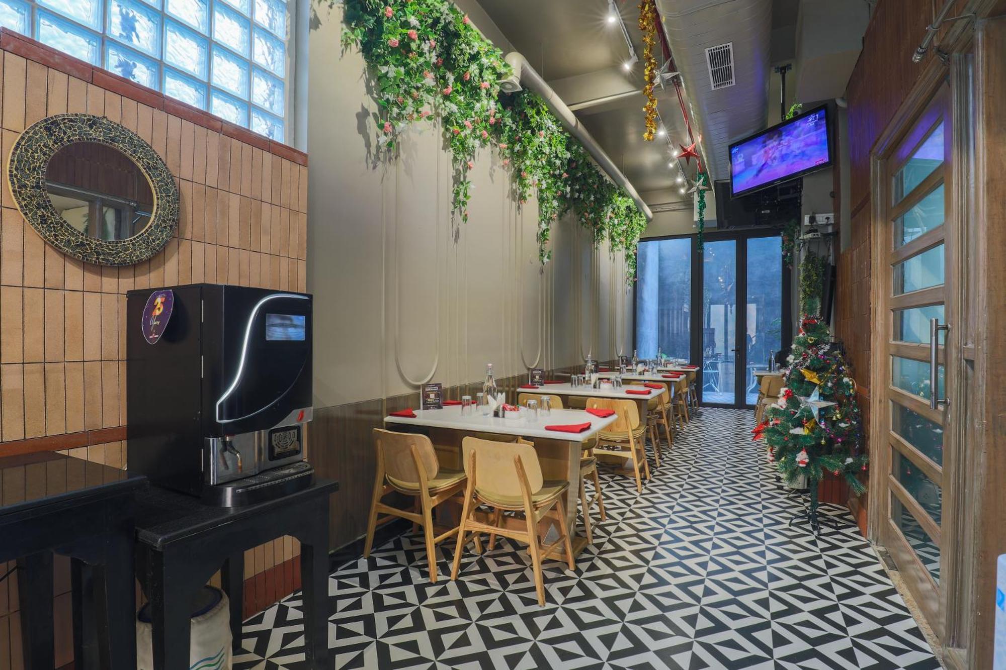 Cosy Grand, Chanakyapuri By The Cosy Hotels Нью-Дели Экстерьер фото