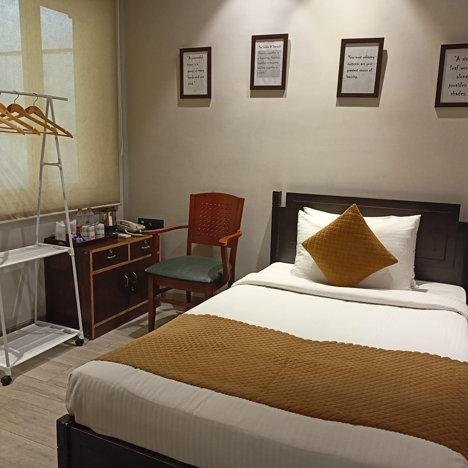 Cosy Grand, Chanakyapuri By The Cosy Hotels Нью-Дели Экстерьер фото