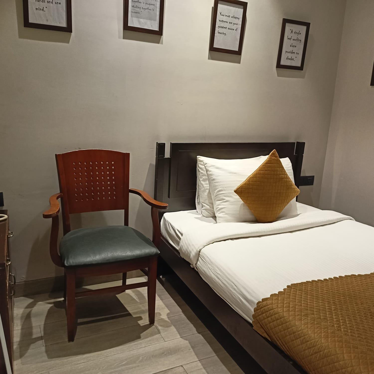 Cosy Grand, Chanakyapuri By The Cosy Hotels Нью-Дели Экстерьер фото