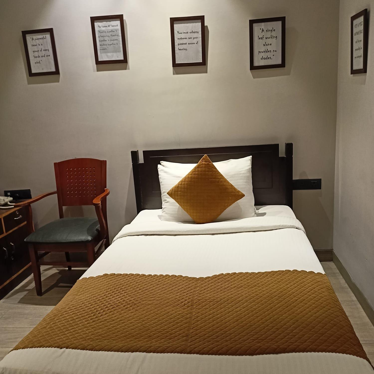 Cosy Grand, Chanakyapuri By The Cosy Hotels Нью-Дели Экстерьер фото